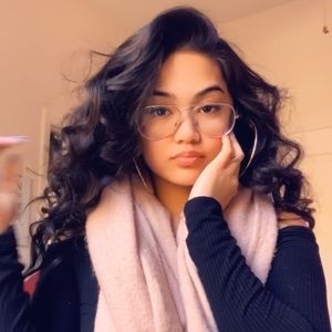 Meet your Posher, Kimberly